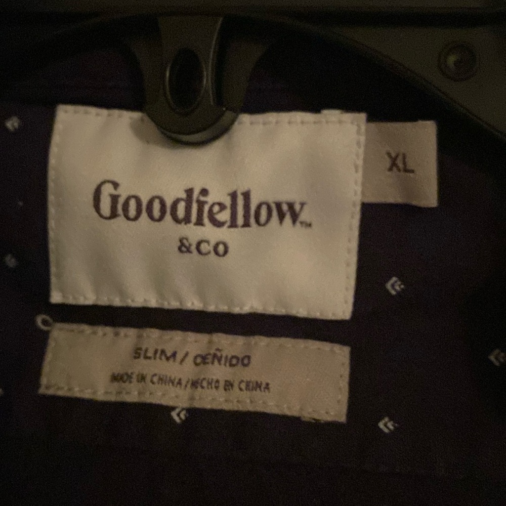 button down - Picture 2 of 4
